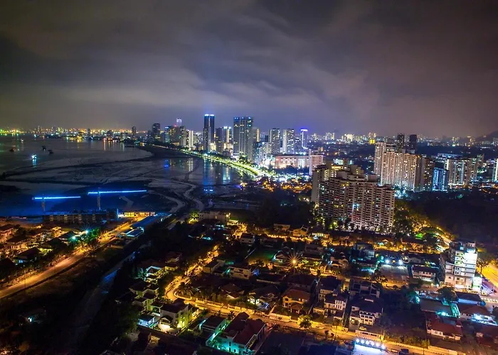Seaview Landmark Studio Homestay At Gurney 无敌海景套房